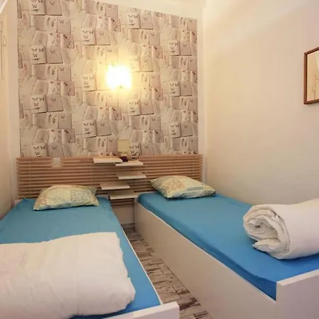 Apartment Sea In 2 Steps And Calm 1bd Appt With Balcony Nice